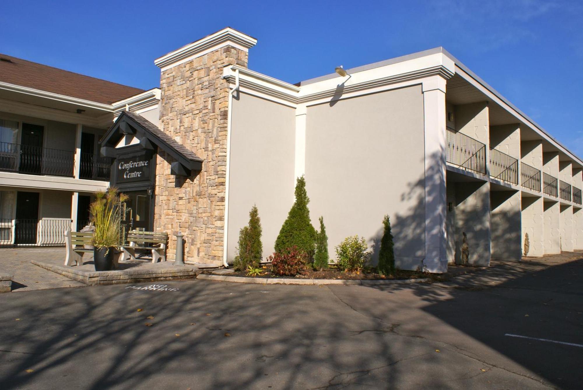 The Hotel On Pownal Charlottetown Exterior photo